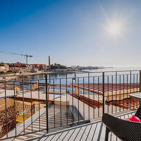 アパート Sleek And Stylish With Sea View - Two Bedroom With Balcony *